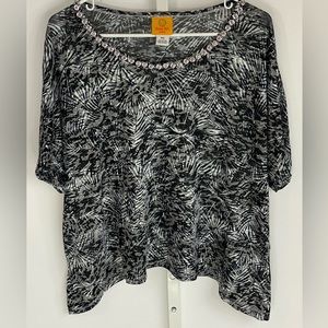 EUC Ruby Red Short Sleeve Shark Bite Hem Top, PXL